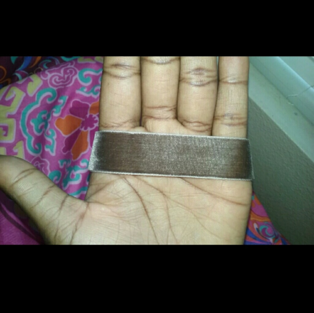 Choker - Picture 4 of 5